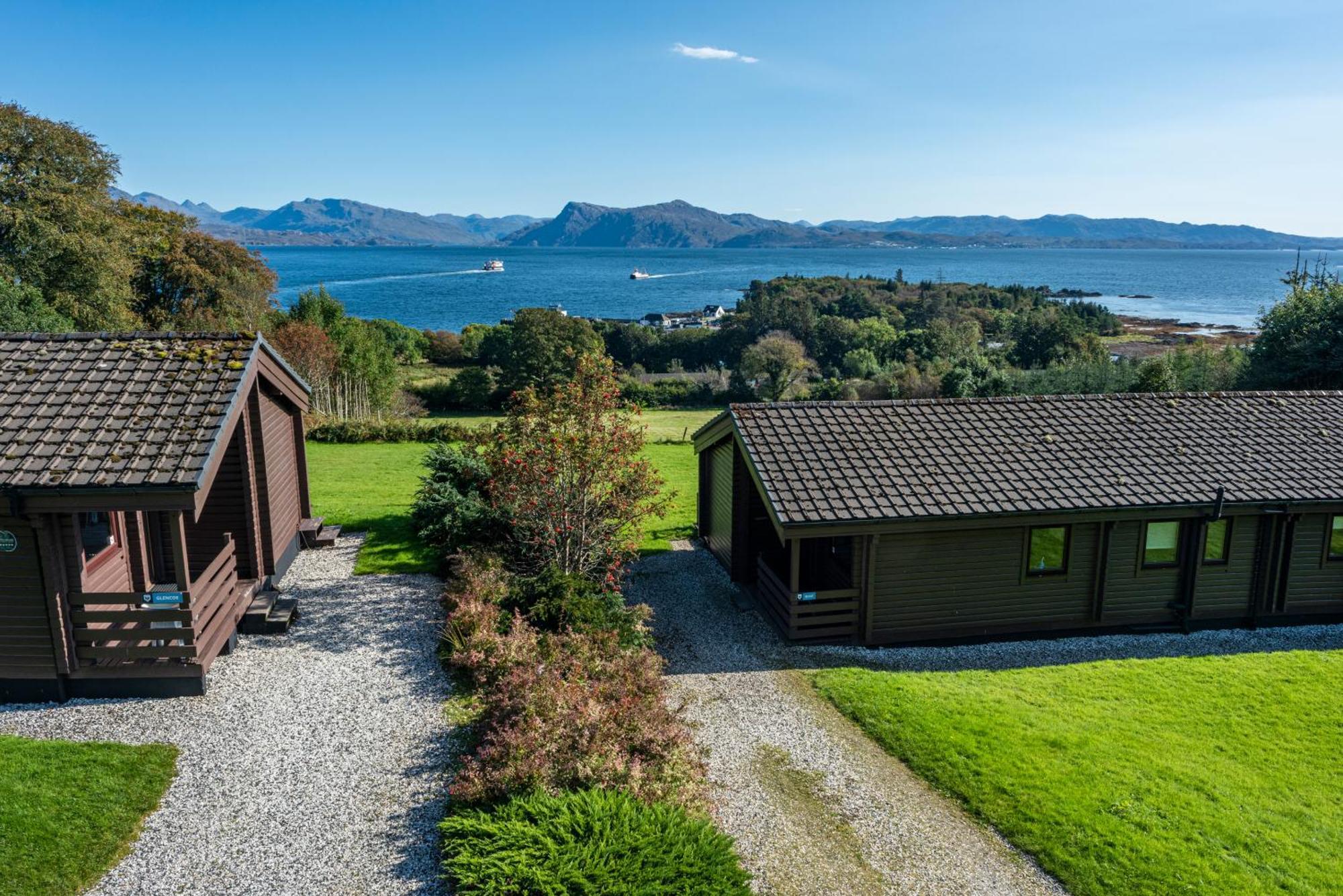 Armadale Castle Cabins Ardvasar (Skye) Exterior foto